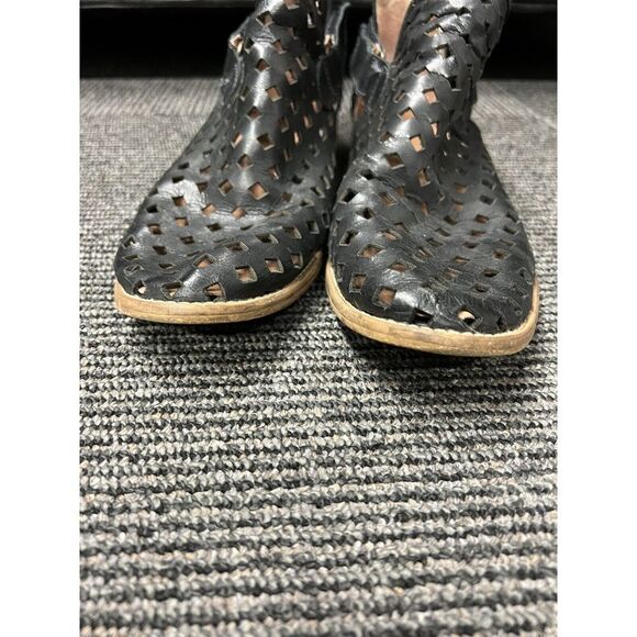 Musse & Cloud Caila Ankle Boots Women's 39/ 8 Black Leather Perforated Bootie - Picture 7 of 10